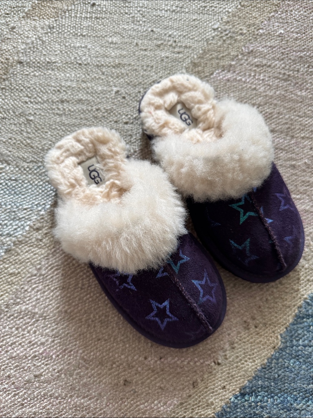UGG Purple Star Shearling Clog Slippers with Cream Collar